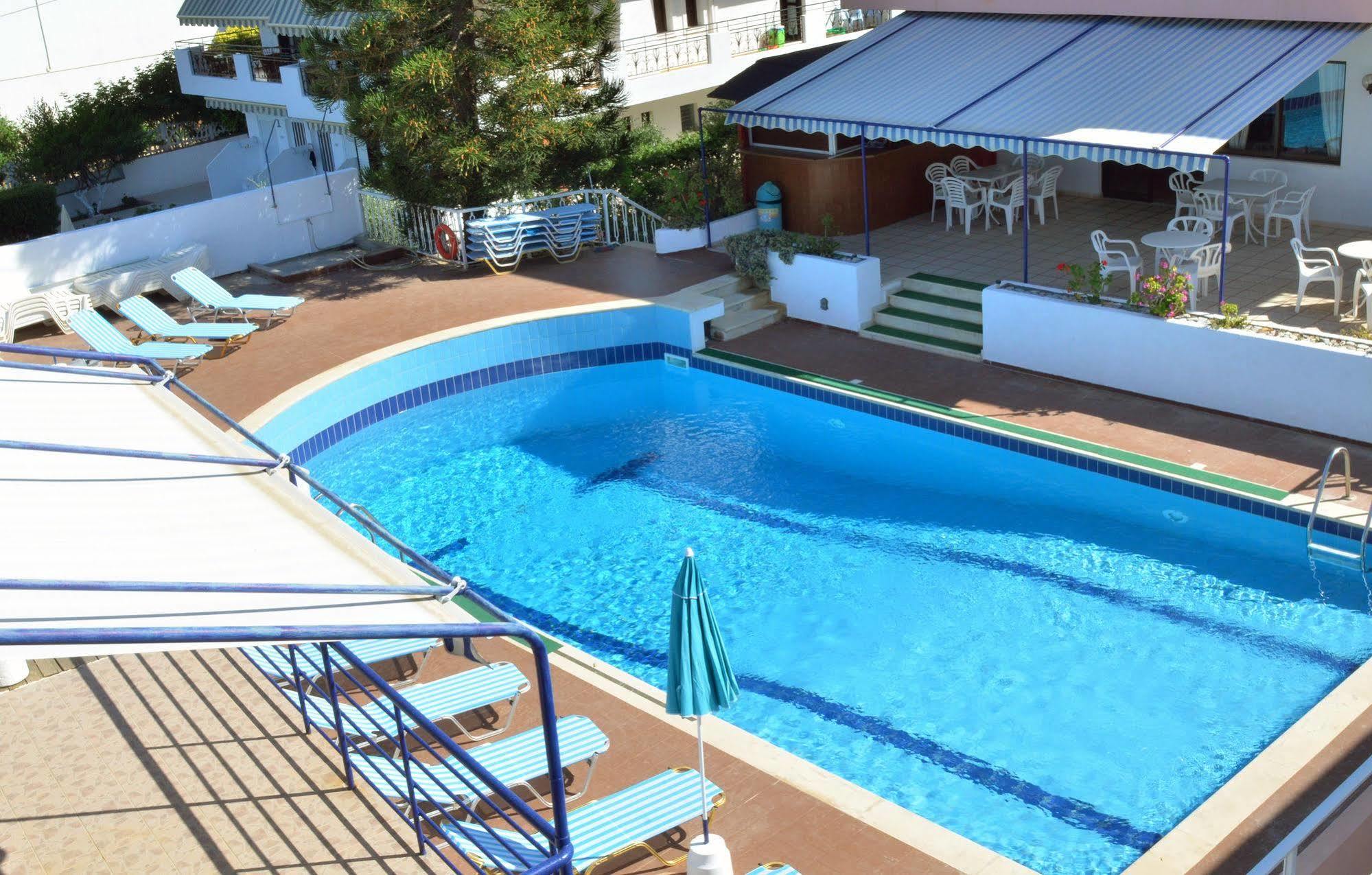 Hotel Thisvi Stalís Ngoại thất bức ảnh