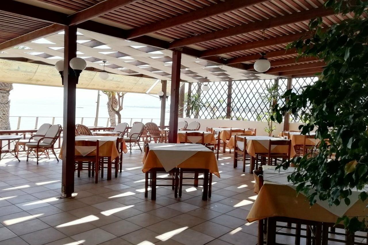 Hotel Thisvi Stalís Ngoại thất bức ảnh